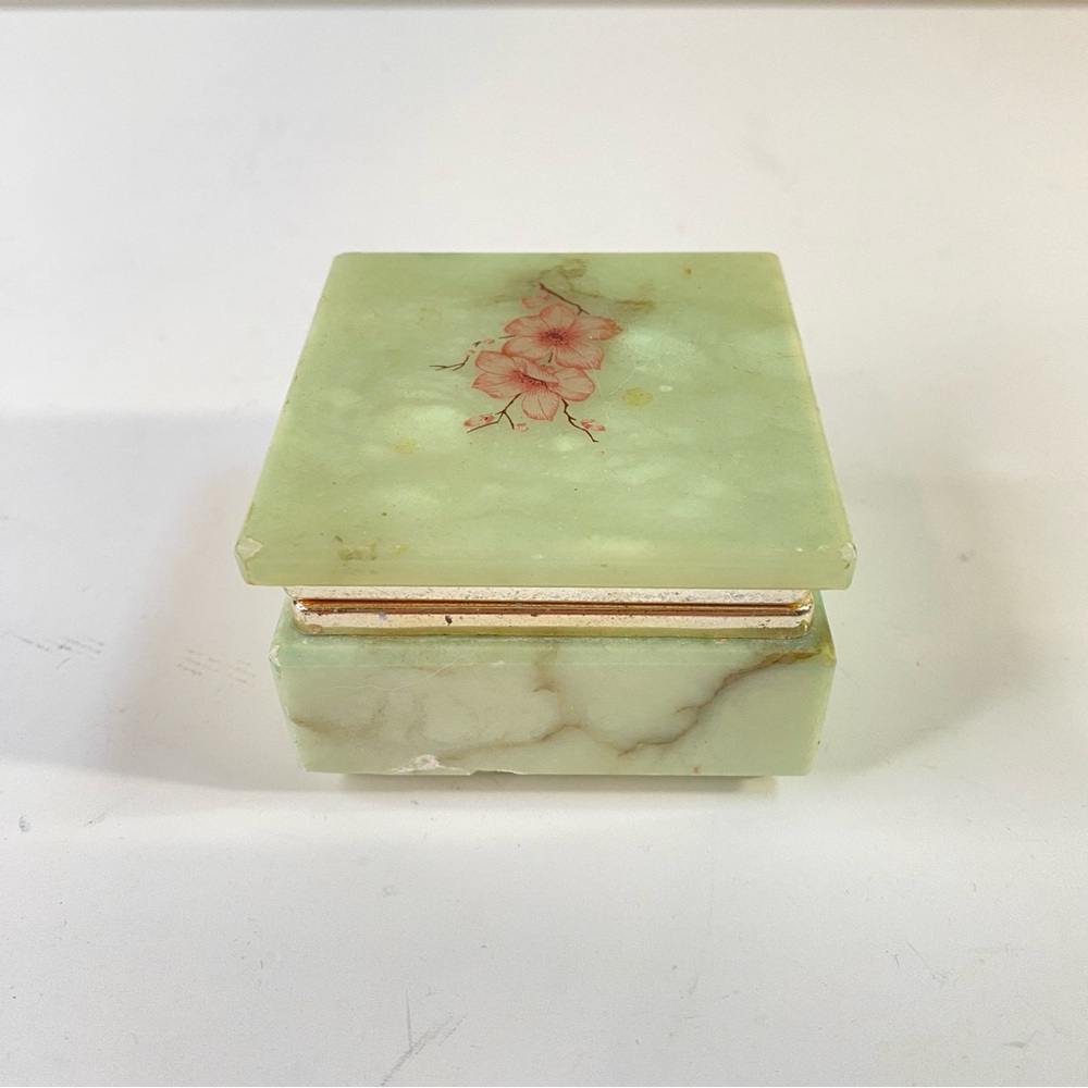 Italian Alabaster Green Square Hinged Trinket Box, Floral Lid - Picture 2 of 15